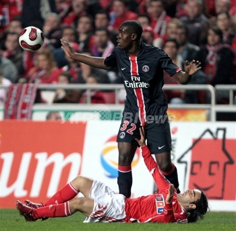 ＜サッカー UEFA杯＞ベンフィカ パリ・サンジェルマンを破り準々決勝へ - ポルトガル