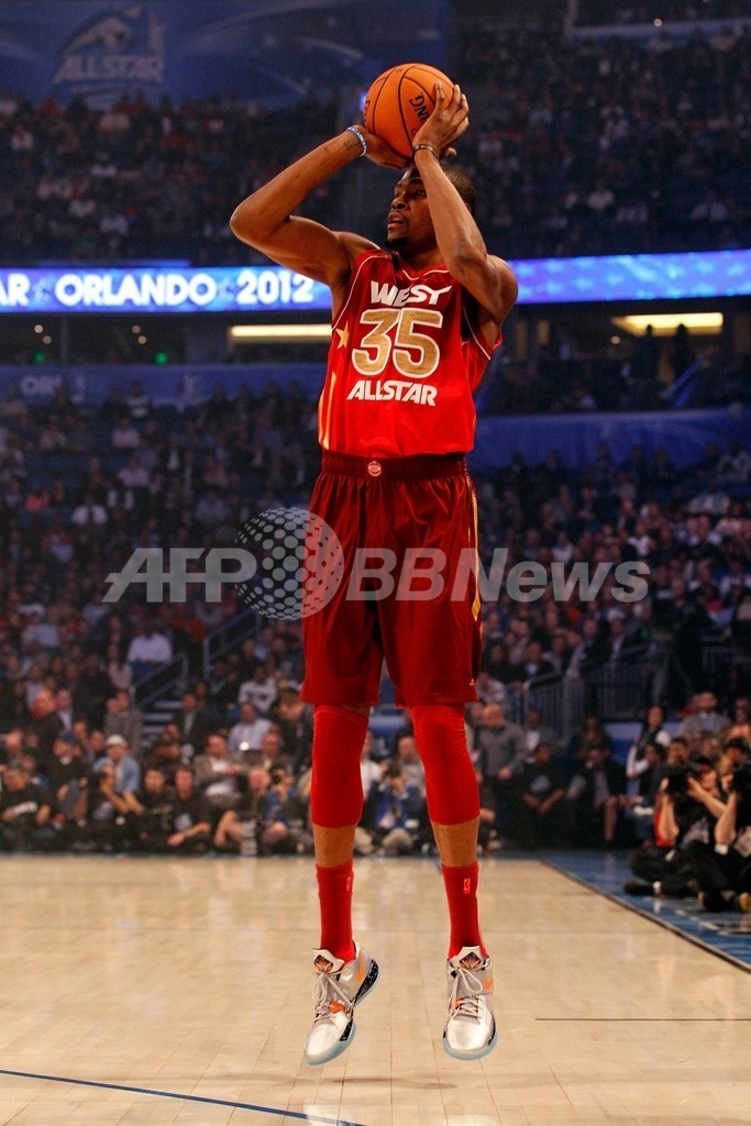 ウエストが勝利、デュラントがMVP初受賞 NBAオールスター