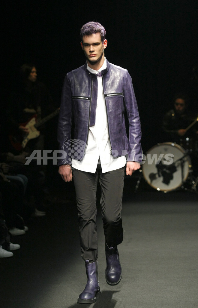 ＜09/10年秋冬東京・コレクション＞レスザン、新作を発表