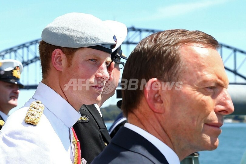 シドニーハーバーで国際観艦式、英王子が観閲 豪州