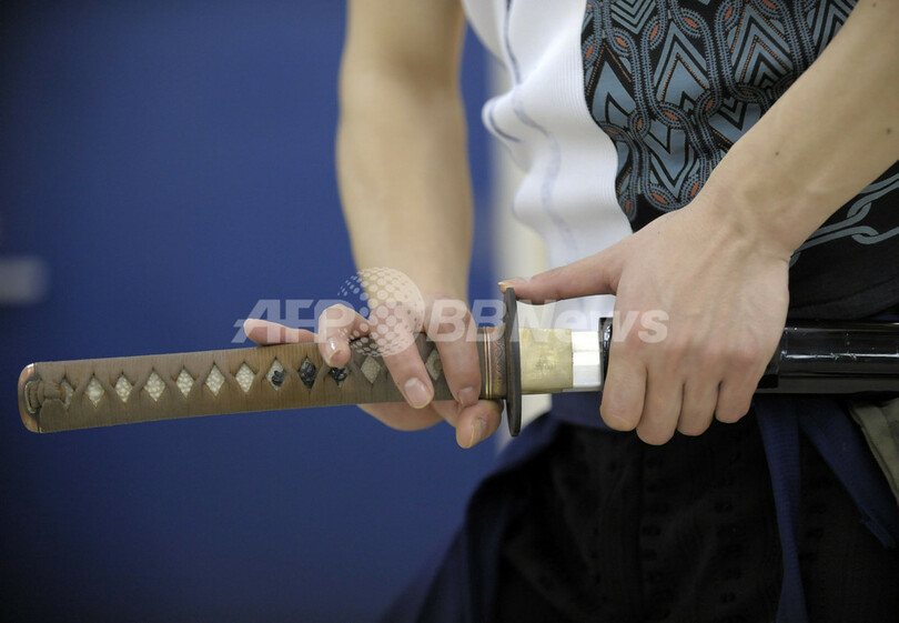 刀エクササイズで「余分な脂肪を成敗！」、女性に人気 東京