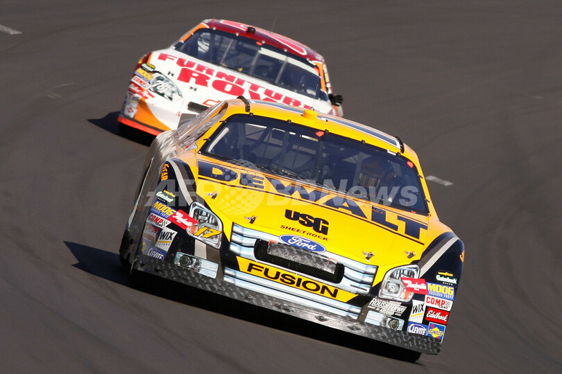 ＜07NASCAR・ネクステルカップ 第3戦＞ジョンソン シリーズ初優勝を飾る - 米国