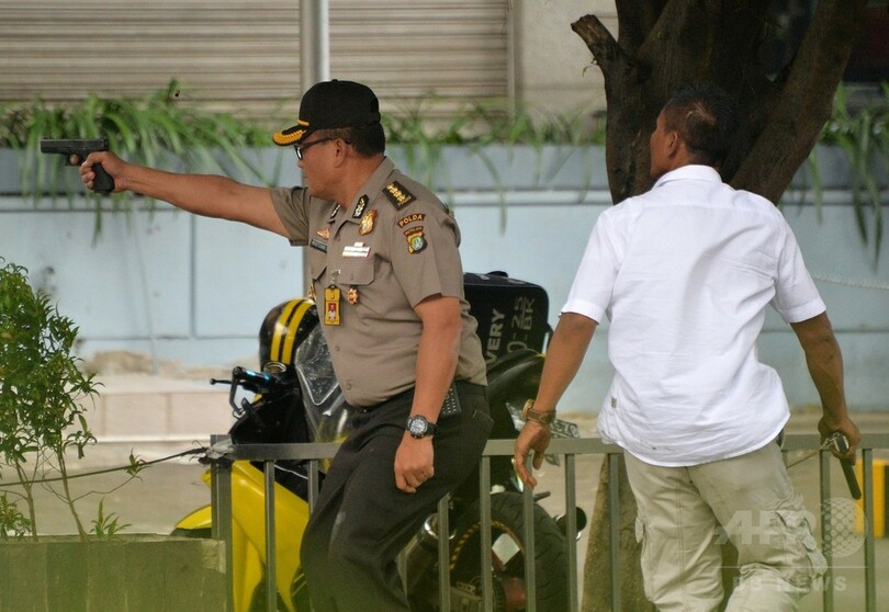 インドネシア連続爆発、容疑者5人死亡 外国人含め死者計7人に