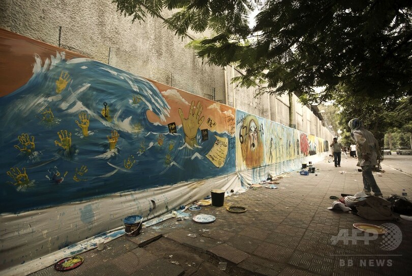 若手アーティストら、夢や希望を壁画に ガザ