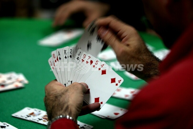 昼食代賭けてポーカー、罰金刑にあたらず　韓国最高裁