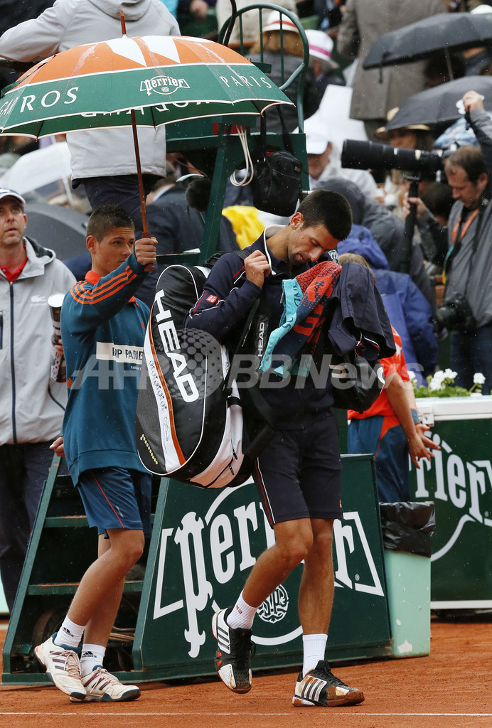 男子シングルス決勝が降雨順延、全仏オープン