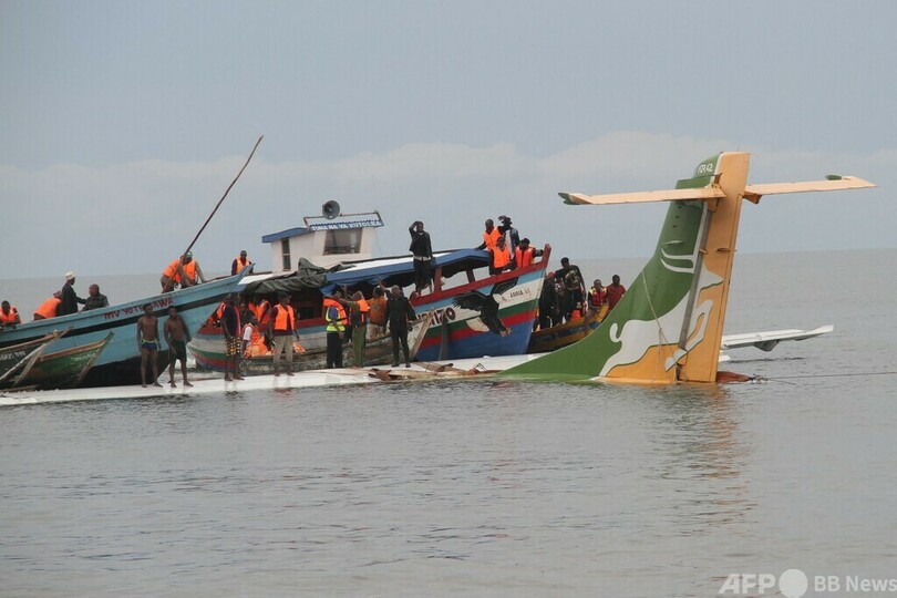 タンザニアで旅客機墜落、19人死亡