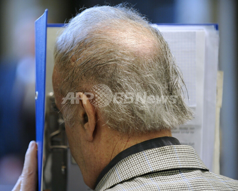 「恐怖の家」事件初公判、フリッツル被告は顔隠して出廷