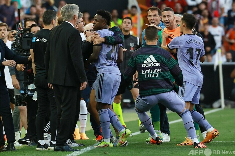 レアルのビニシウスに再び人種差別、指揮官は非難