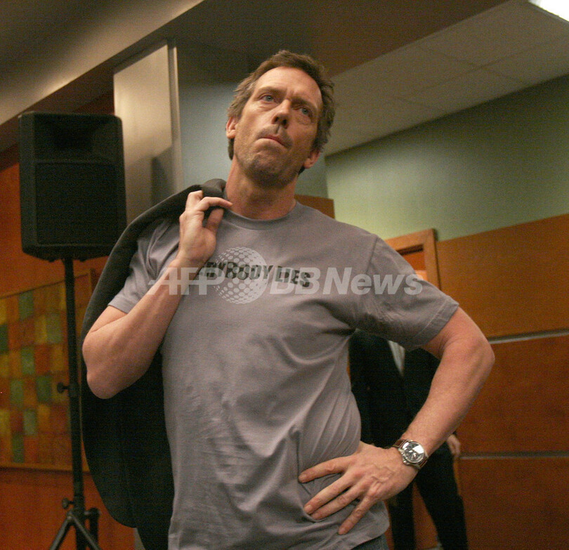 人気ドラマ「HOUSE」のチャリティー用Tシャツ制作発表会見が行われる - 米国