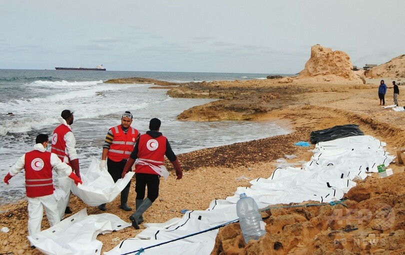 リビア海岸に移民74人の遺体 密航業者が海上に放置か