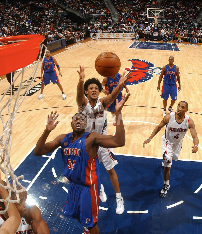 ピストンズ ホークスを降し4連勝