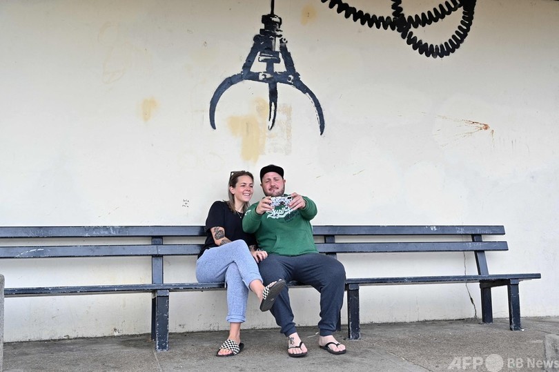 バンクシーが自作認定、イングランド東海岸のグラフィティ