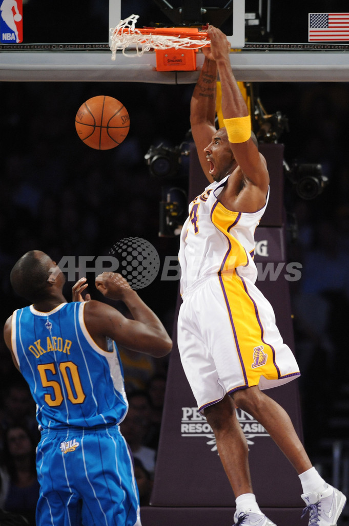 レイカーズ ホーネッツを下し5連勝