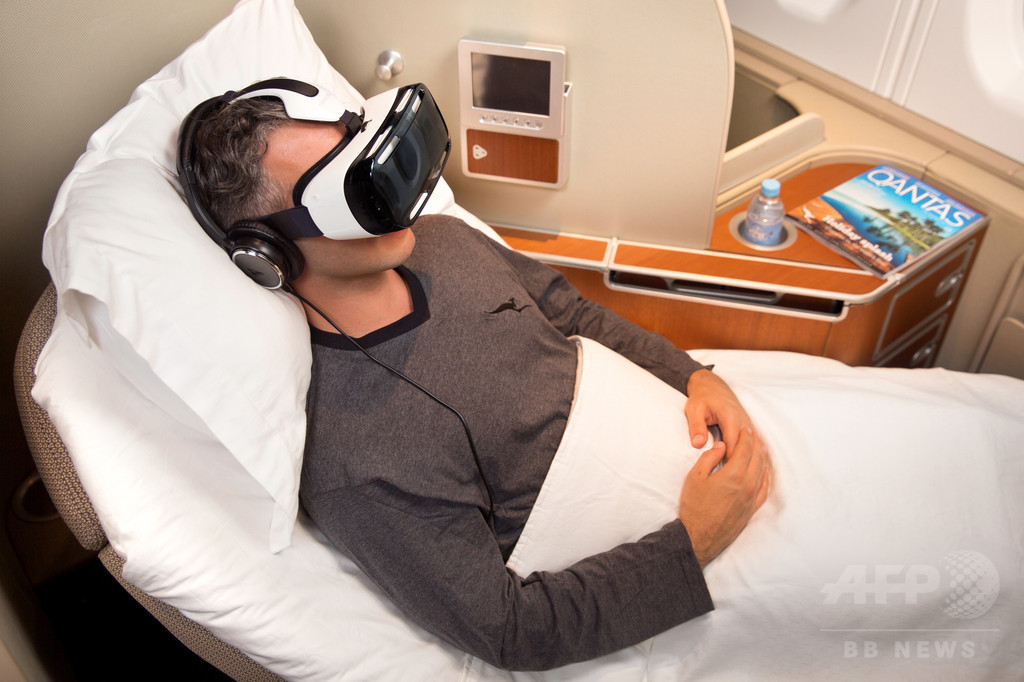 豪カンタス航空、ファーストクラスにVRヘッドセットを試験導入 豪カンタス航空、ファーストクラスにVRヘッドセットを試験導入