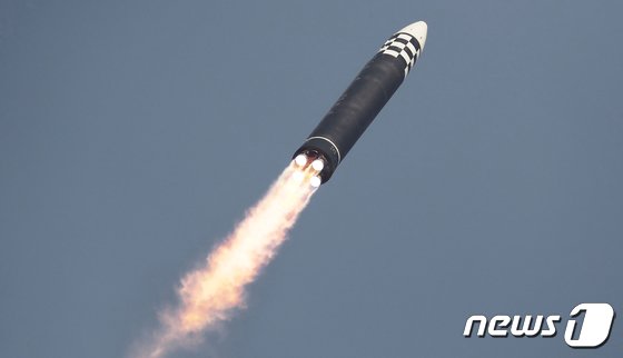 ミサイル 北朝鮮の発射は短距離弾道ミサイル8発 – KOREA WAVE 写真枚 国際