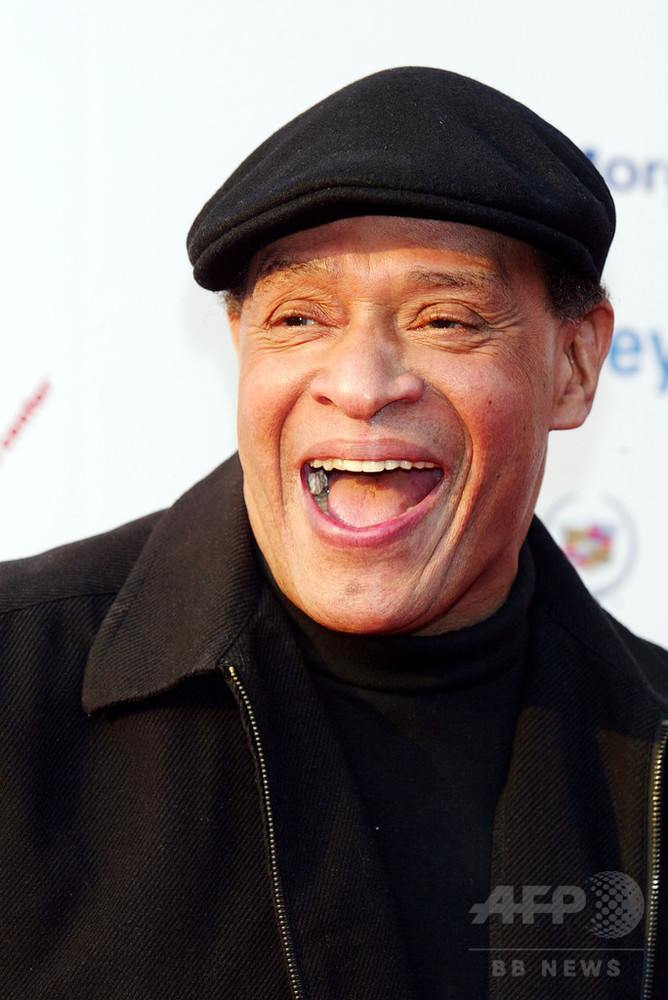 米ジャズ歌手アル・ジャロウさん死去、76歳 グラミー3部門受賞 写真3枚 国際ニュース：AFPBB News