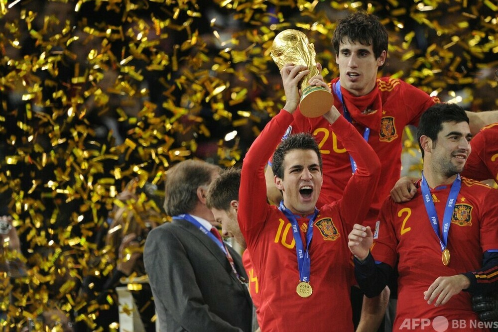 専用꧁極美品꧂ スペイン代表2010年FABREGAS セスク　L セスクが現役引退 元スペイン代表MF、アーセナルやバルサで活躍 写真4