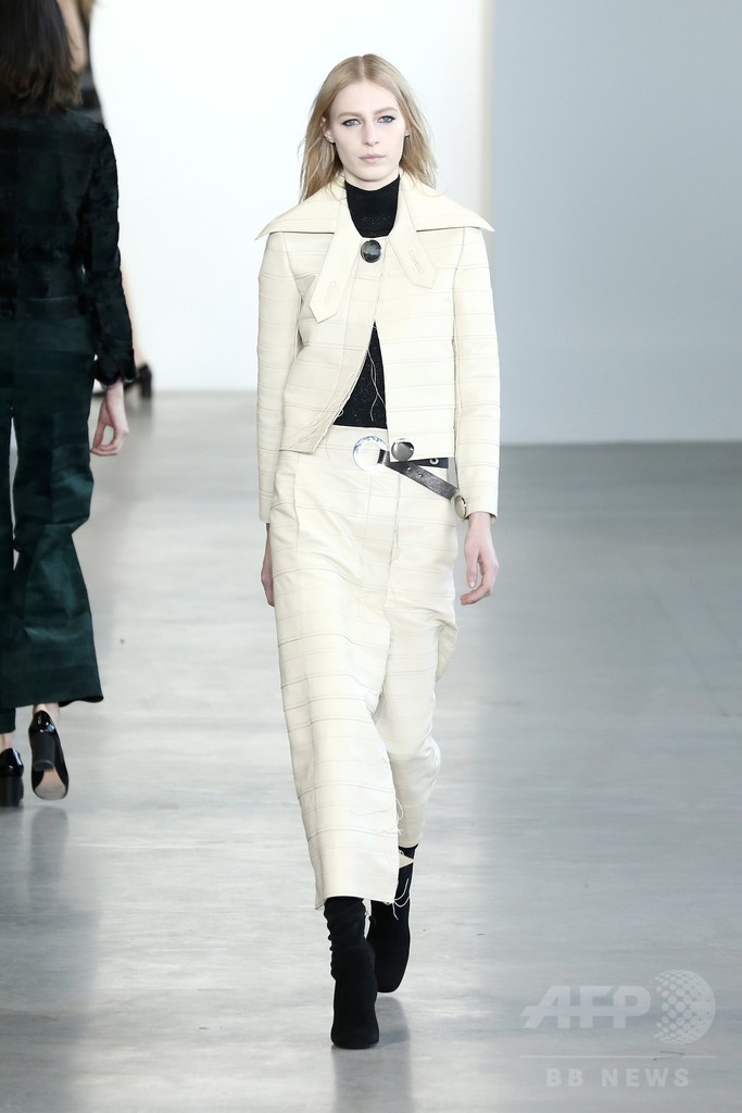 フェミニンさを併せ持つ強い女性をイメージ カルバン クライン コレクション 15 16年秋冬 写真41枚 マリ クレール スタイル ムッシュ Marie Claire Style Monsieur