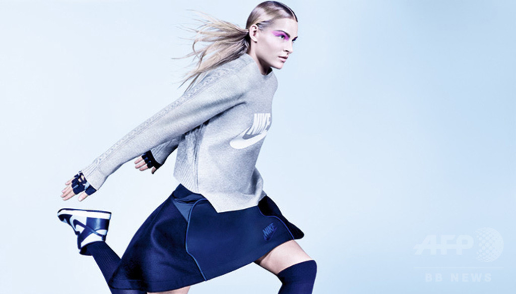 「ナイキラボ × サカイ」新作ウィメンズコレクションをチェック