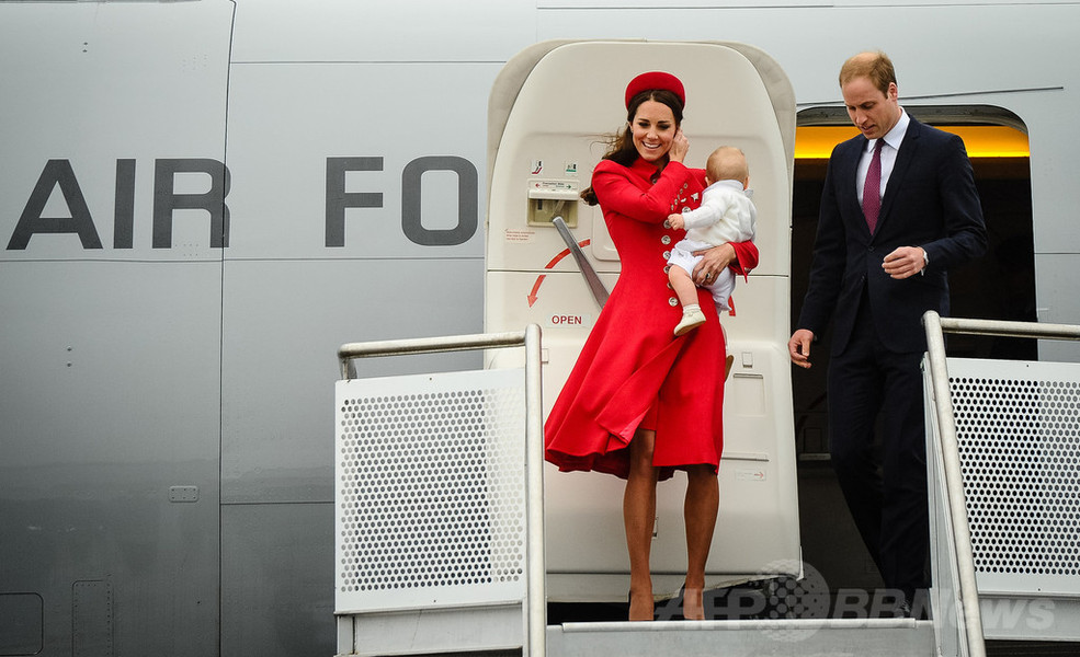 キャサリン妃、NZ外遊初日に着用したのはダイアナ元妃も愛用したブランド