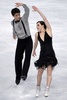 フィギュアスケート・グランプリ（GP）シリーズ第5戦、エリック ・ボンパール杯（Trophee Eric Bompard 2013）アイスダンス・ショートダンス（SD）。演技に臨むテッサ・ヴァーチュー（Tessa Virtue）/スコット・モイア（Scott Moir）組（2013年11月15日撮影）。(c)AFP/KENZO TRIBOUILLARD