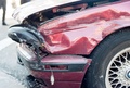 米カリフォルニア（California）州サンフランシスコ（San Francisco）で、バーに突っ込んだ車（2014年9月15日撮影）。(c)AFP/JOSH EDELSON