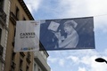 第66回カンヌ国際映画祭（Cannes Film Festival）が15日、南仏カンヌ（Cannnes）で開幕する。メイン会場となるパレ・デ・フェスティバル（Palais des Festivals）では準備が大詰めを迎えており、街は映画スターたちの到着を今か今かと待っている（2013年5月10日撮影）。(c)AFP/VALERY HACHE