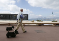 第66回カンヌ国際映画祭（Cannes Film Festival）が15日、南仏カンヌ（Cannnes）で開幕する。メイン会場となるパレ・デ・フェスティバル（Palais des Festivals）では準備が大詰めを迎えておりれ、街は映画スターたちの到着を今か今かと待っている（2013年5月14日撮影）。(c)AFP/VALERY HACHE