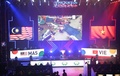 「東南アジア競技大会」のeスポーツで対戦するマレーシアのチーム（左）とベトナムのチーム。フィリピン・マニラで（2019年12月5日撮影）。(c)TED ALJIBE / AFP