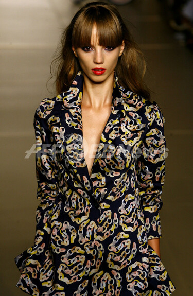 08年春夏ニューヨーク・コレクション＞シンシア・ローリー、新作を発表  