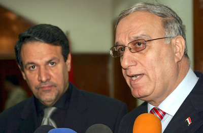 英国防相、政府高官らと新治安計画について協議 - イラク