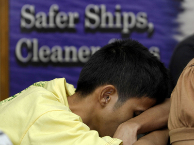 フィリピン客船衝突事故、4人の遺体を回収