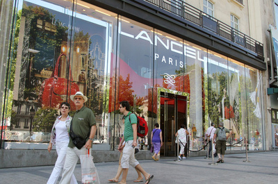 伊ピークアドロ、仏ブランド「ランセル」を買収