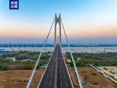 中国南京新生圩長江大橋が正式開通