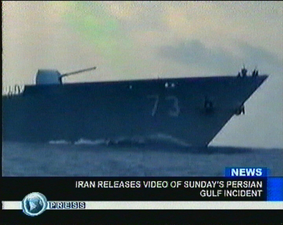 ホルムズ海峡での米艦威嚇、「イラン艇かどうか不明」と米海軍