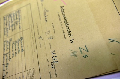 ホロコースト関連資料、アパートの壁の中から発見 ブダペスト