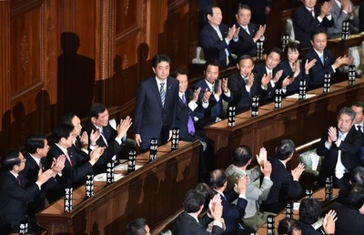 安倍晋三氏を首相に選出、衆参両院