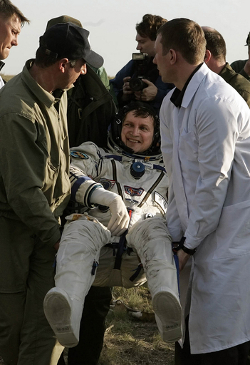 世界で5人目の宇宙旅行者、無事地球に帰還 - ロシア