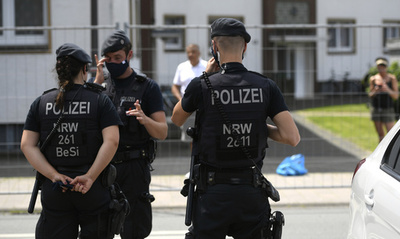 警官から武器奪い逃走「黒い森のランボー」、6日間の捜索後に逮捕 独