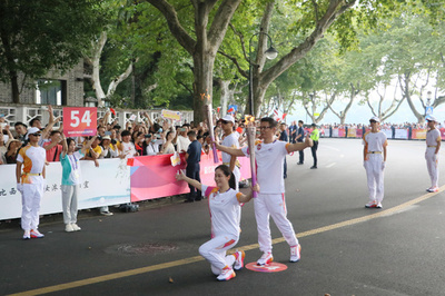 杭州アジア大会が西湖に新たな色彩をもたらす