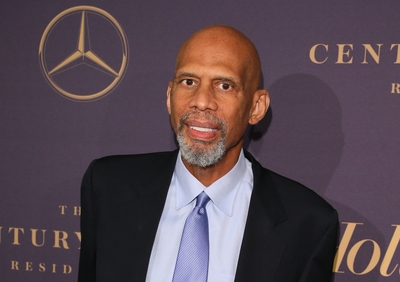 アブドゥル・ジャバー氏の豪華記念品、総額3億円で落札 NBA