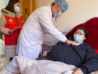 中国で「出産制限の撤廃」求める声 年間出生数が1000万人台を下回る可能性