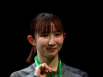 早田ひなに銅メダル授与 世界卓球