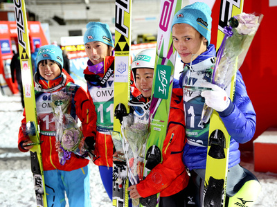 日本、混合団体で優勝 ジャンプW杯