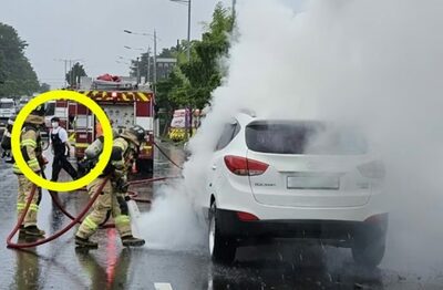 通勤ラッシュ、爆発寸前の車を救え…韓国・スタバ従業員がSUV火災を阻止