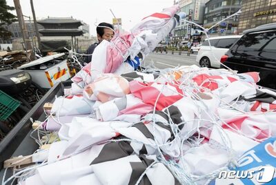 口では「地域発展」叫びながら…違法横断幕に目をつぶる韓国の地方選候補者たち