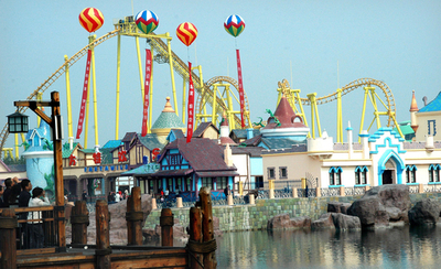 ディズニーランドそっくり、中国に新テーマパークがオープン