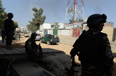 アフガニスタン、大統領官邸と米CIA支部をタリバンが急襲