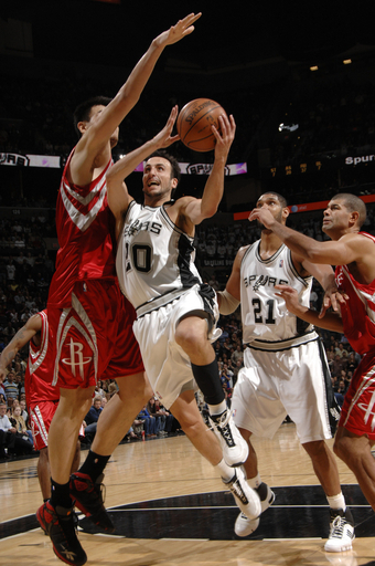 スパーズ ロケッツを破りシーズン8勝目